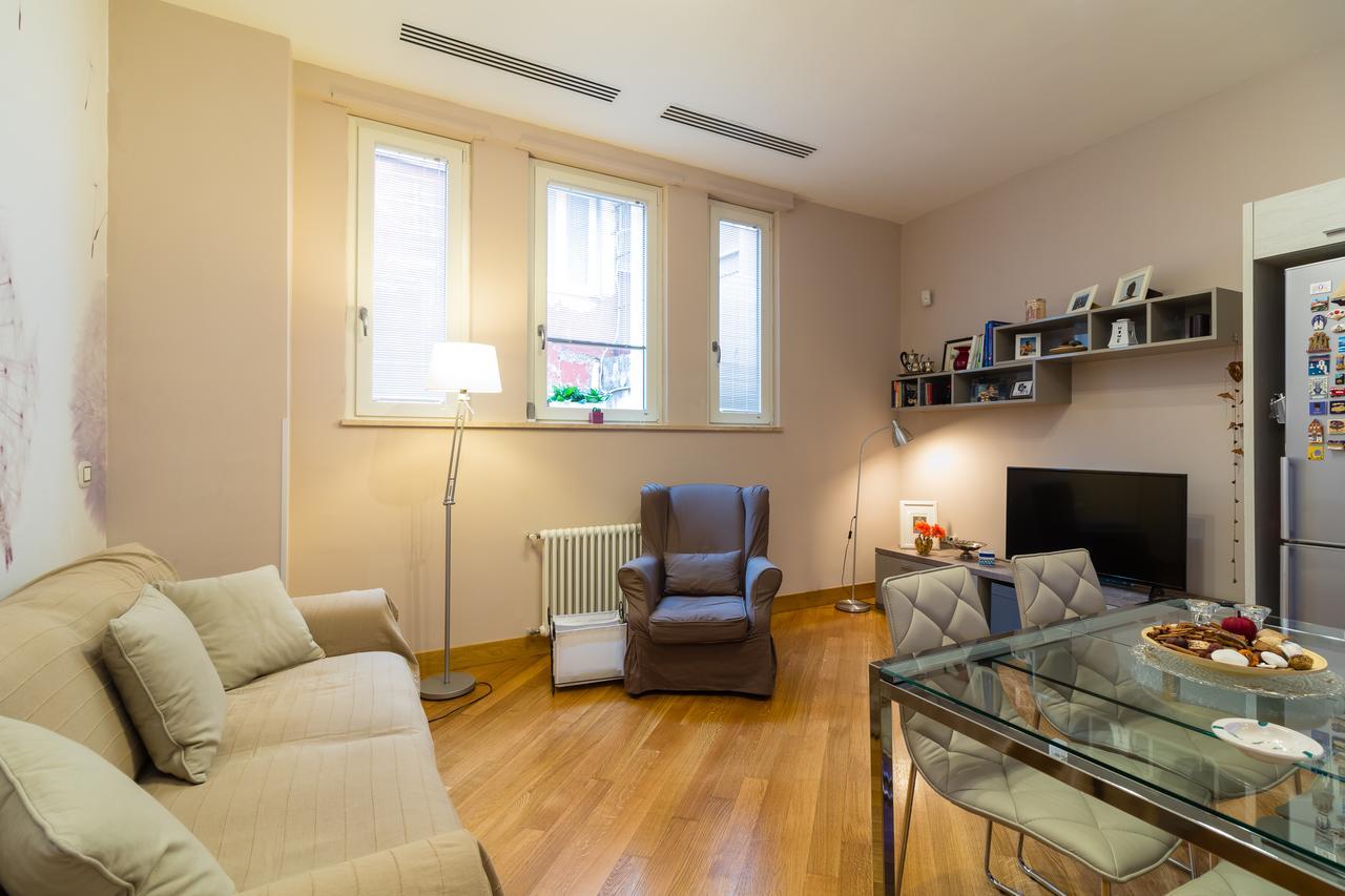 Elegant Flat At Municipio By Napoliapartments Appartamento Napoli
